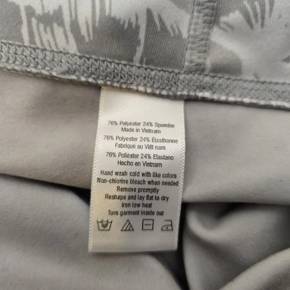 ALO Yoga Palm Springs Airbrushed White Gray Leaf Pattern Leggings Size Small